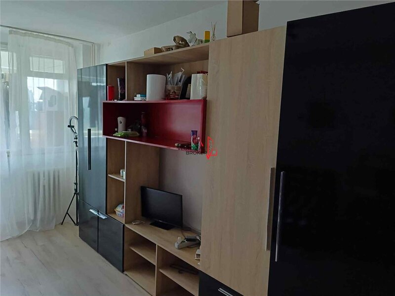 Titan, Piata Minis garsoniera bloc reabilitat 1978