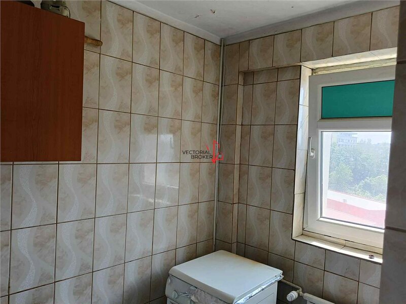 Titan, Piata Minis garsoniera bloc reabilitat 1978