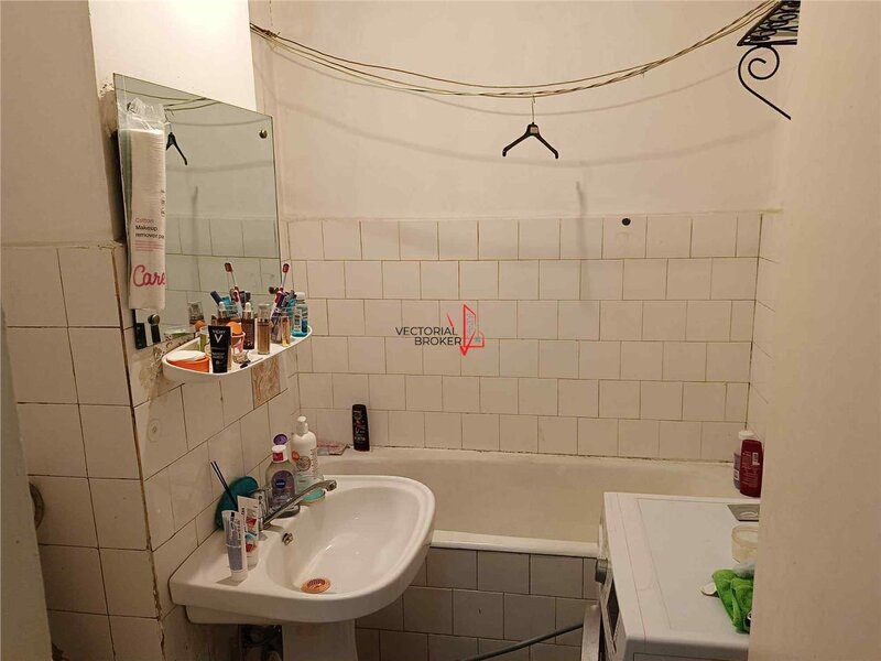 Titan, Piata Minis garsoniera bloc reabilitat 1978